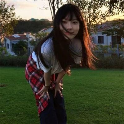 女孩舞步